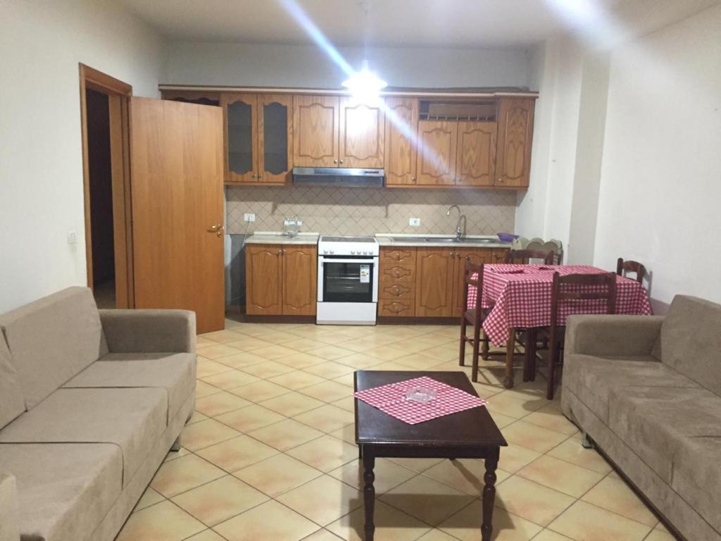 Seaside Apartment Влёра Экстерьер фото