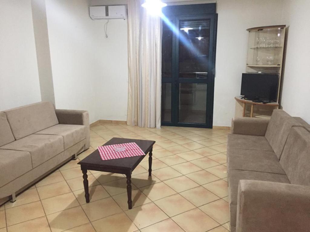 Seaside Apartment Влёра Экстерьер фото