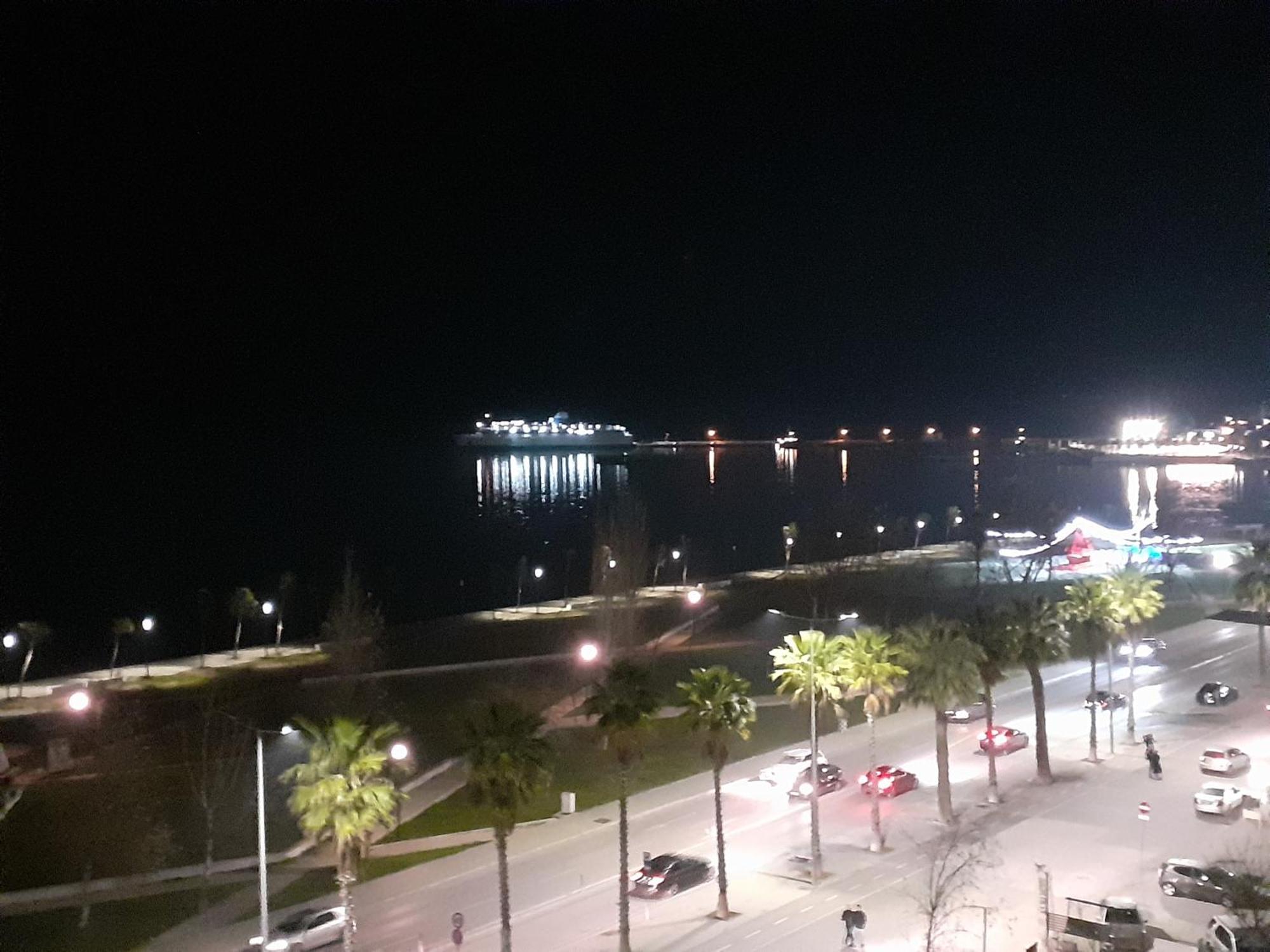 Seaside Apartment Влёра Экстерьер фото