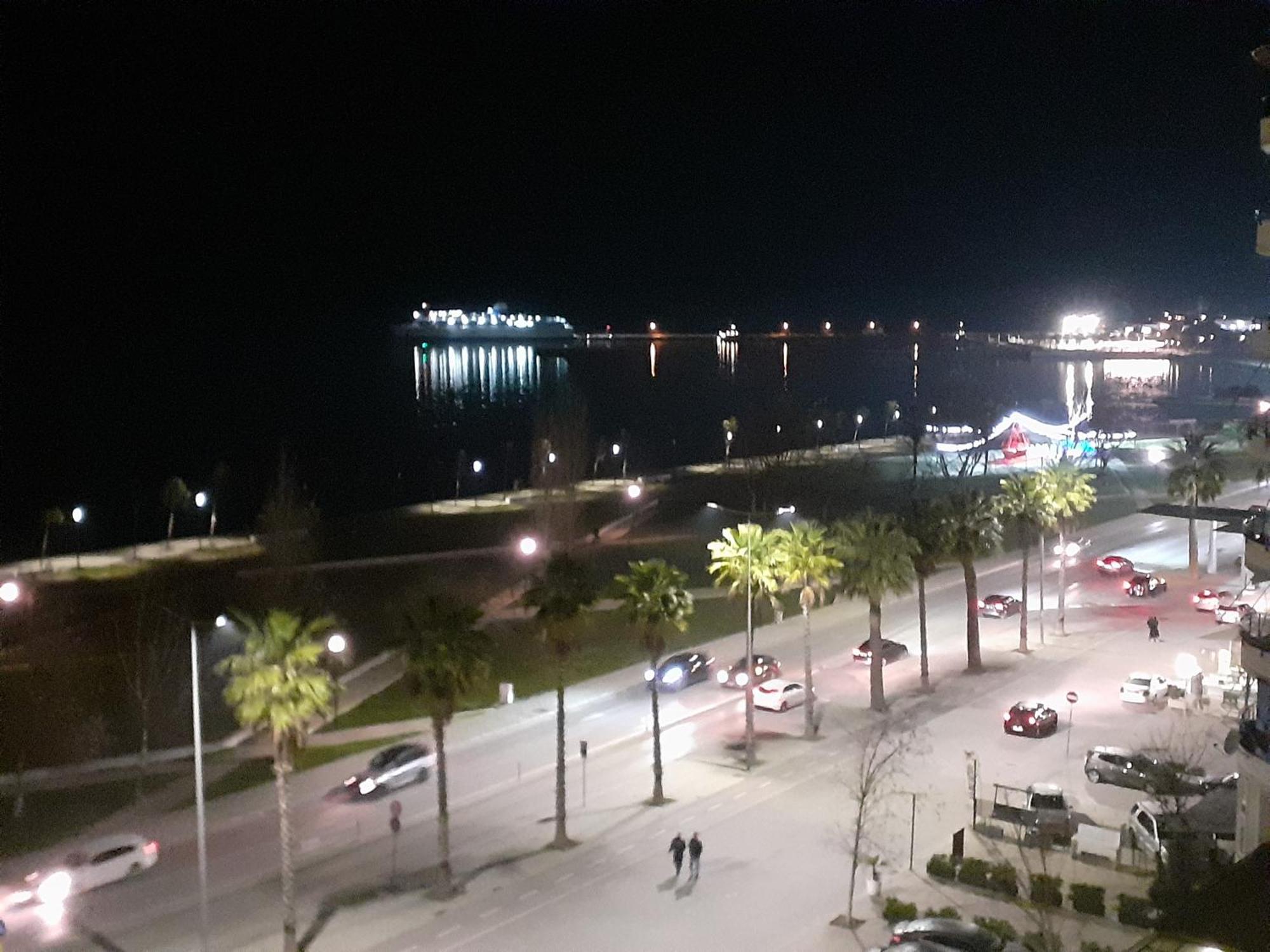Seaside Apartment Влёра Экстерьер фото